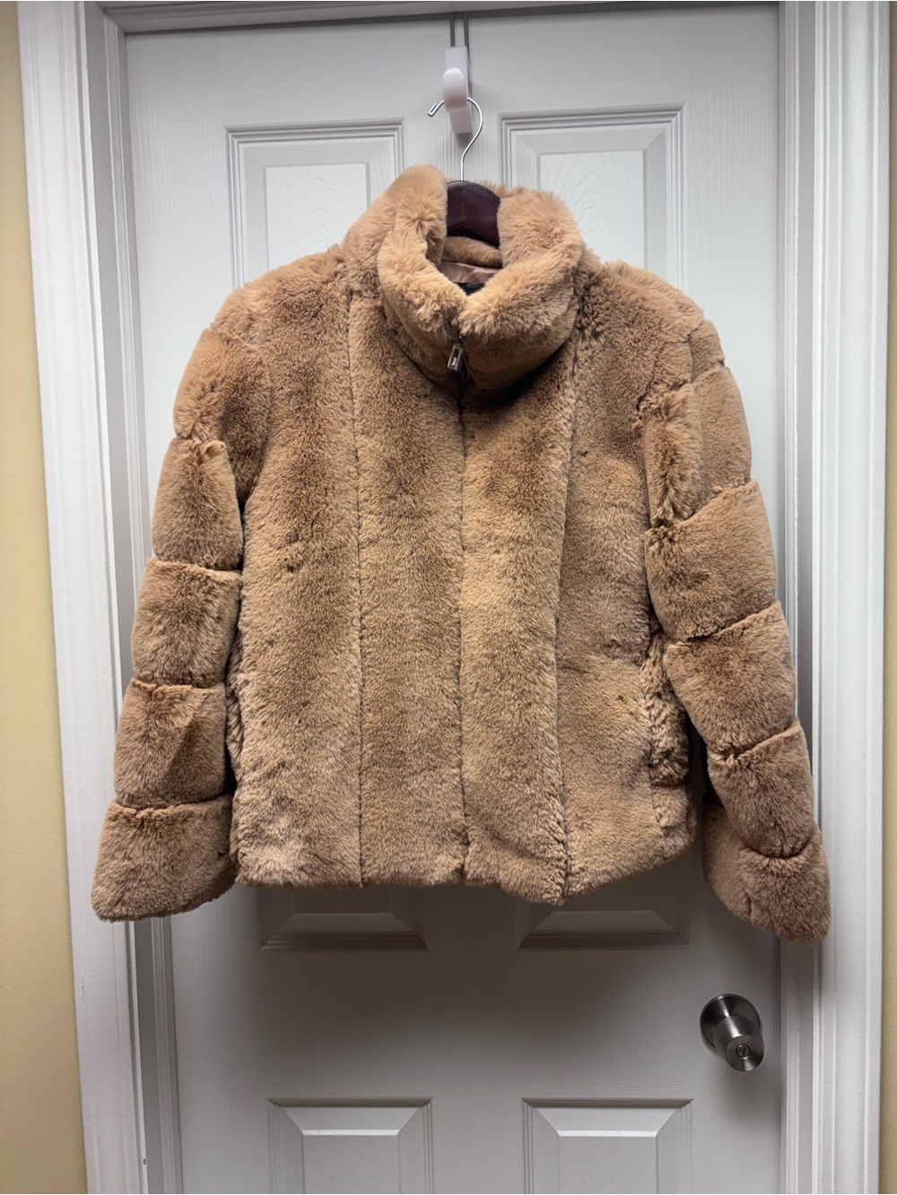 QIYE Faux Fur Tan Cropped Jacket Plush Zip Coat Size M
